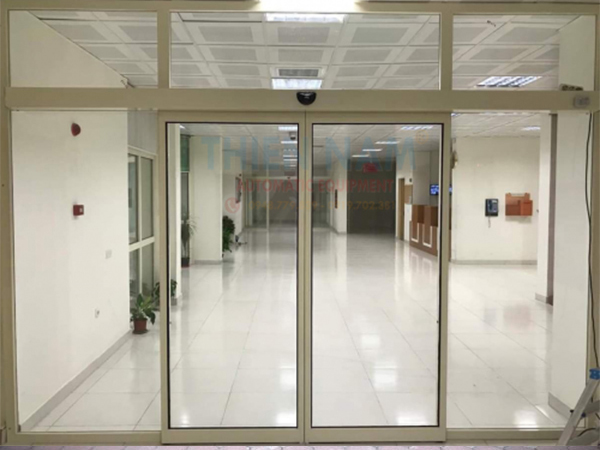 Thi công cửa tự động